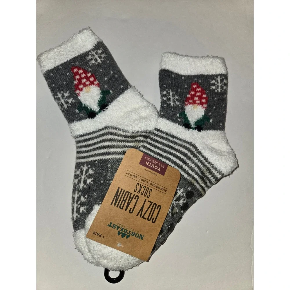 Northeast Outfitters Kids Cozy Cabin Socks Youth Size 10K-4 Gray Gnome Christmas